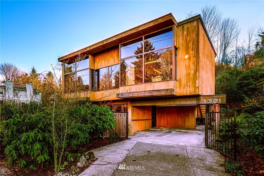 3321 W Commodore WAY, Seattle, WA 98199