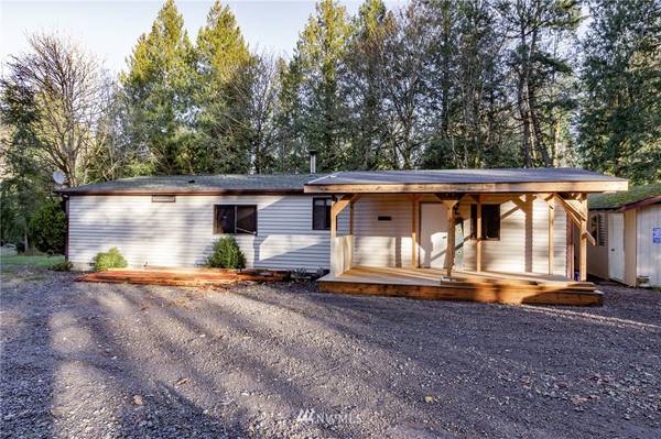 8360 SE Fernbrook LN, Port Orchard, WA 98366