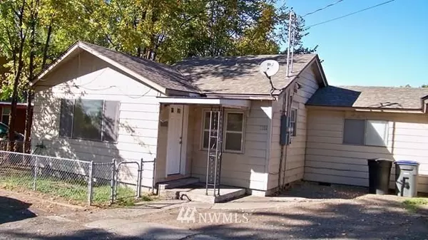 827 &827 1/2 Edgewood ST, Walla Walla, WA 99362