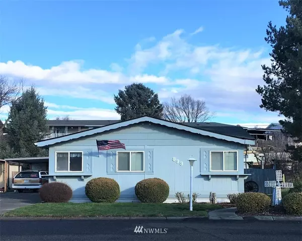 833 SE Scenic View DR, College Place, WA 99324