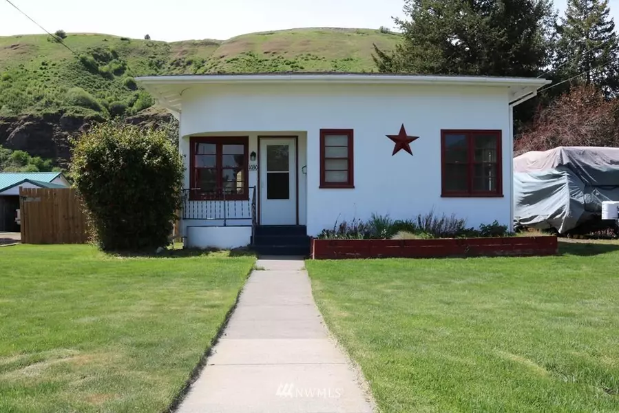 1030 S 3rd ST, Dayton, WA 99328