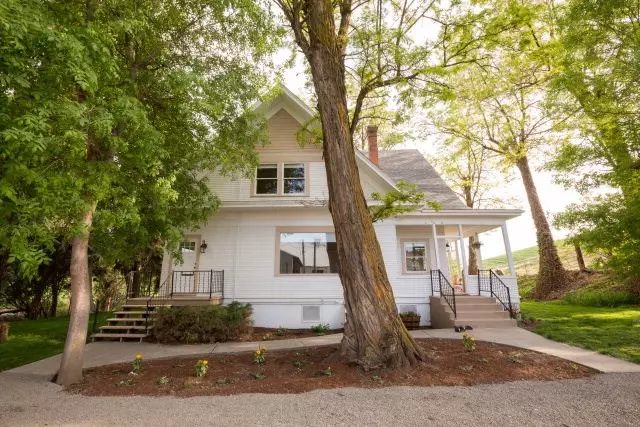 Waitsburg, WA 99361,2463 Whoopem Up Hollow RD