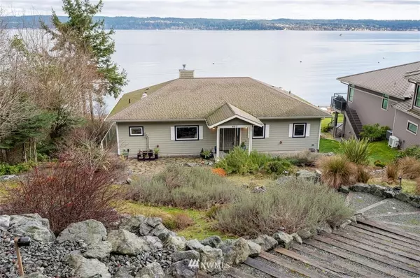 487 Belvedere PL, Coupeville, WA 98239