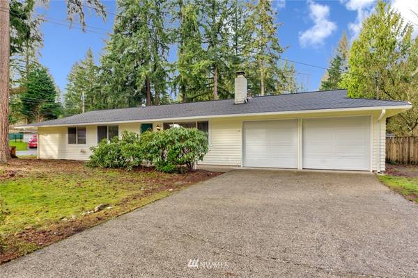 13706 NE 76th PL, Redmond, WA 98052