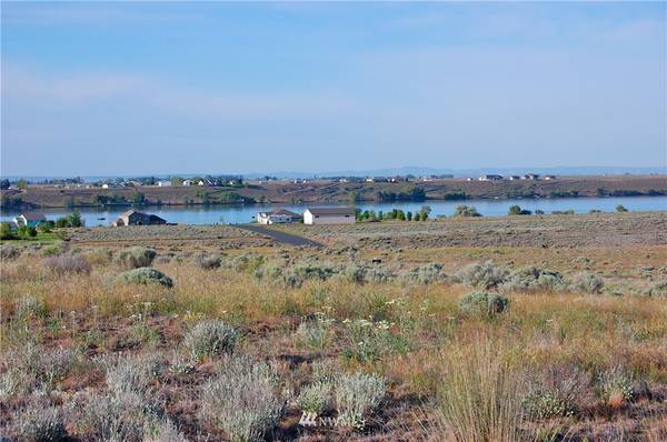 5592 Road 7.4 NE, Moses Lake, WA 98837