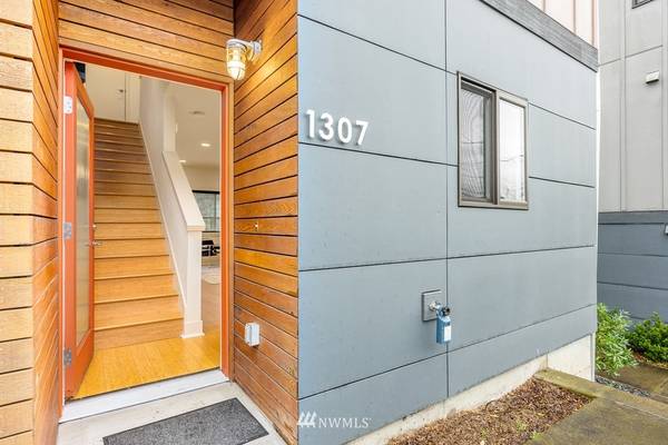 1307 S Hill ST, Seattle, WA 98144