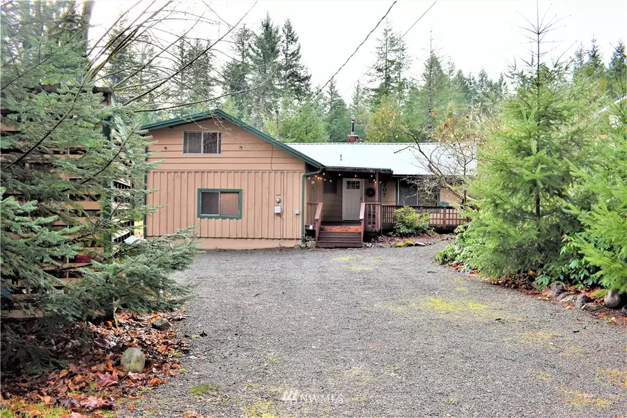 207 Crescent Beach DR, Packwood, WA 98361