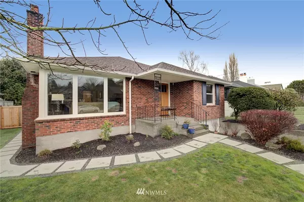 2607 32nd AVE W, Seattle, WA 98199