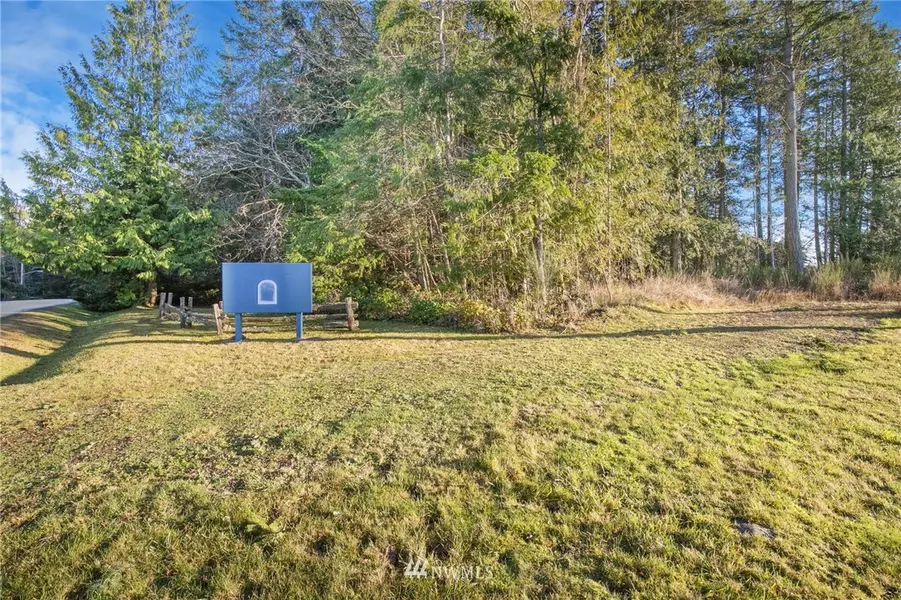 1 Saddle DR, Port Townsend, WA 98368