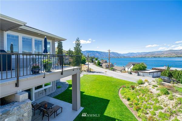 19 Grandview LN, Chelan, WA 98816