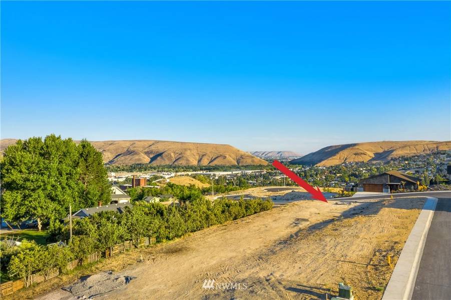 801 Selah Vista WAY, Selah, WA 98942