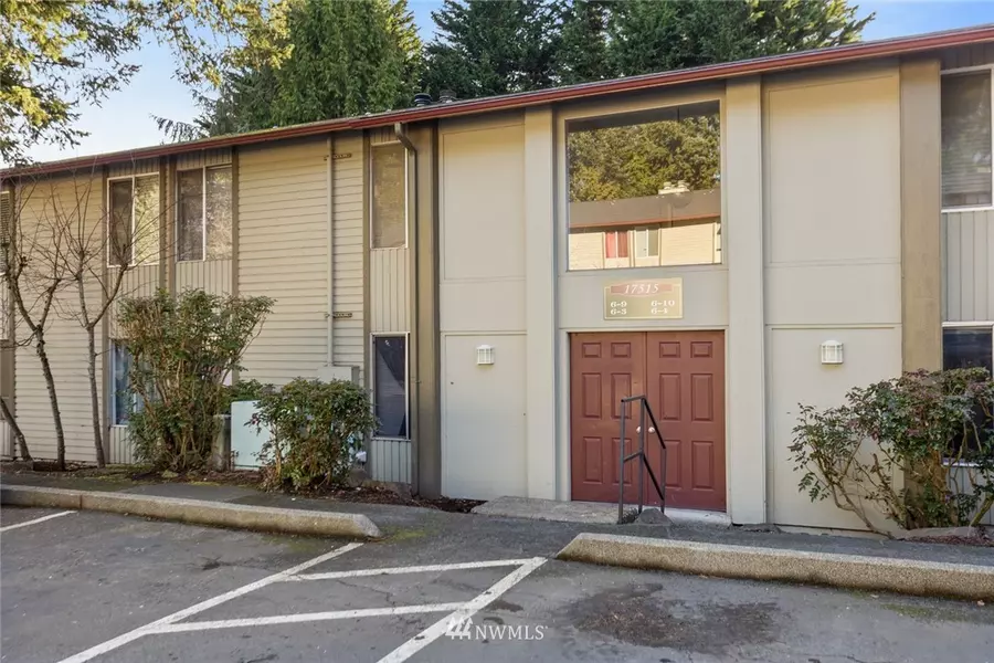 17515 151st AVE SE #6-4, Renton, WA 98058