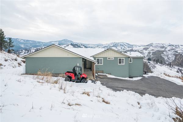 4681 Whispering Ridge DR, Wenatchee, WA 98801