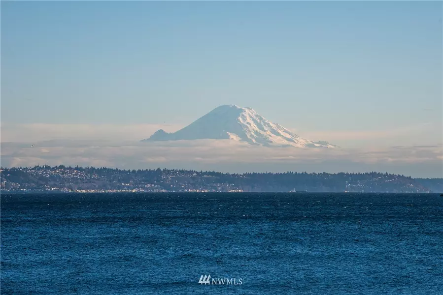 10235 Manitou Beach DR NE, Bainbridge Island, WA 98110