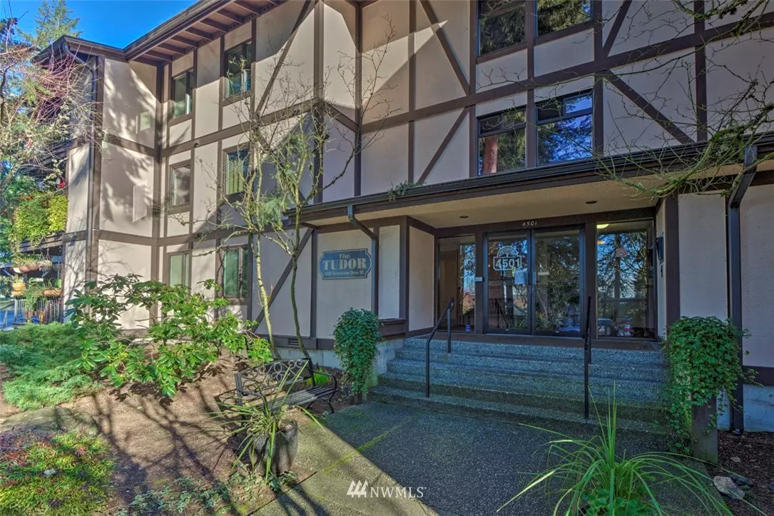 University Place, WA 98466,4501 Grandview DR W #T-203