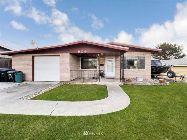 909 W Oregon ST, Moses Lake, WA 98837