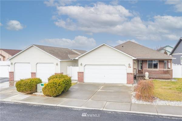 1300 W Marina DR #34, Moses Lake, WA 98837