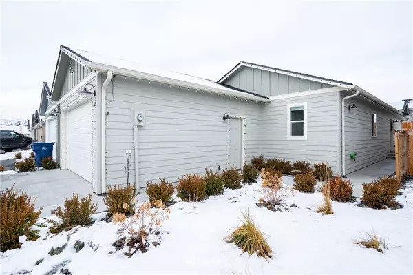 East Wenatchee, WA 98802,434 S Kansas LOOP
