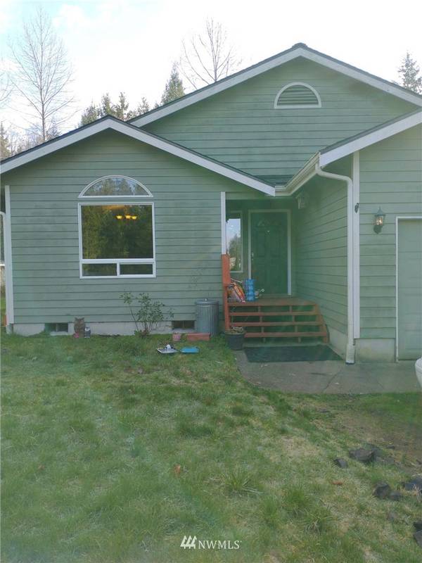 690 E Trails End DR, Belfair, WA 98528