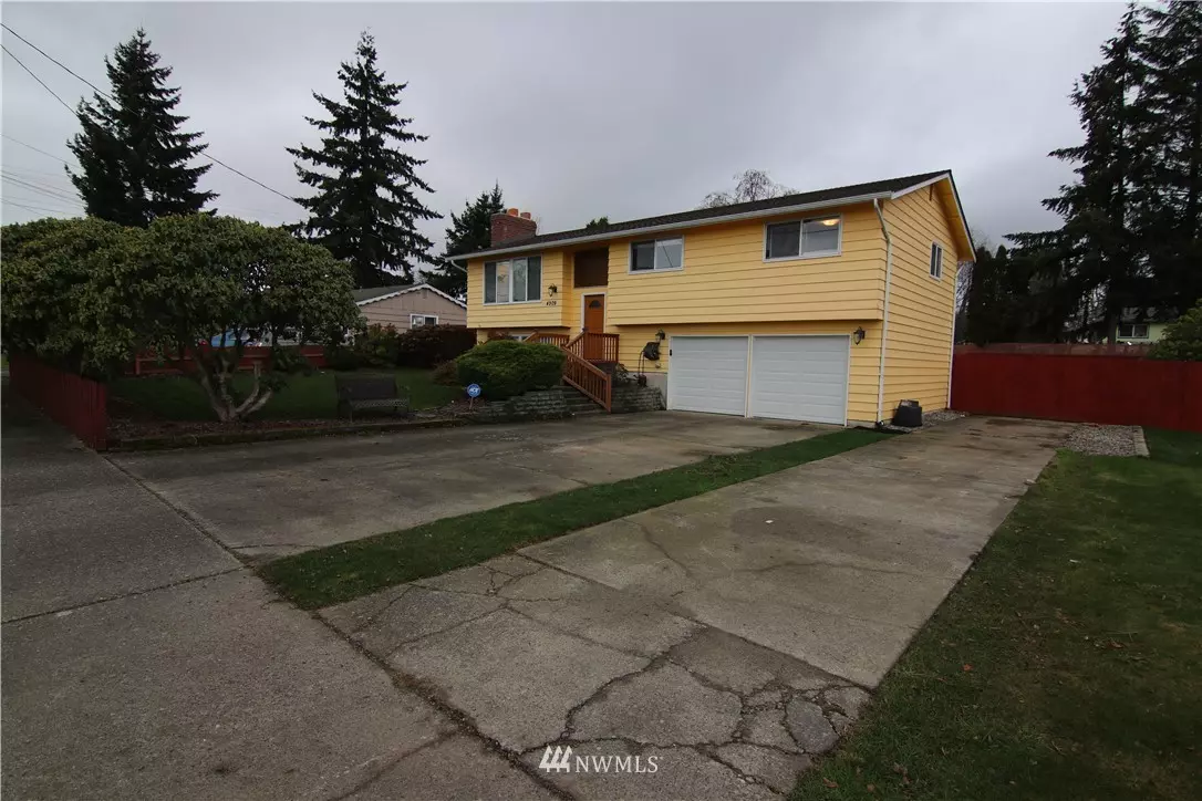 Tacoma, WA 98422,4909 32nd ST NE