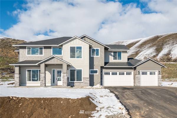 173 Deide Hills LN, Wenatchee, WA 98801