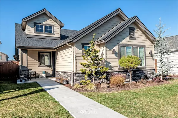 687 SE Whimbrel LOOP, College Place, WA 99324