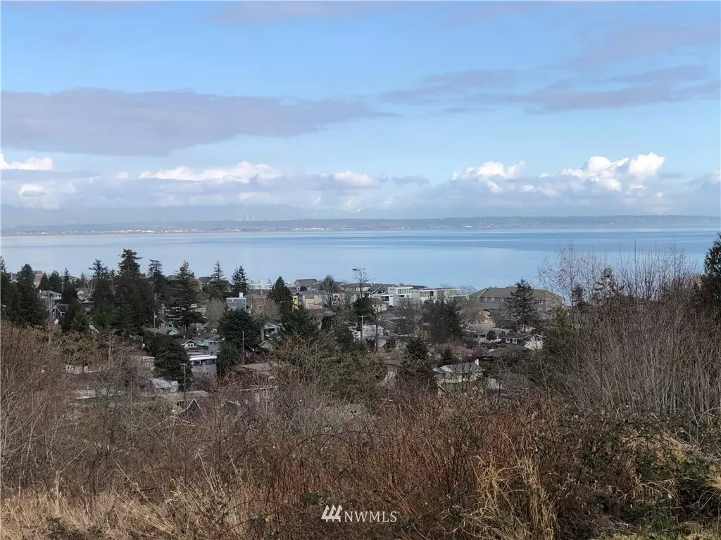 Point Roberts, WA 98281,2114 Whalen Drive