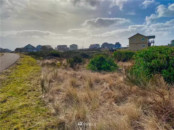 461 W Wind ST SW, Ocean Shores, WA 98569