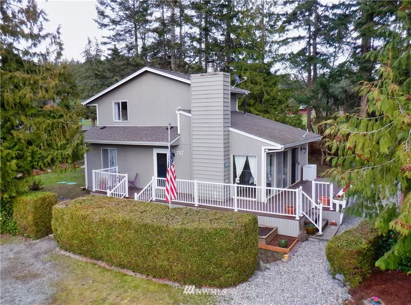 757 Commodore LN, Camano Island, WA 98282