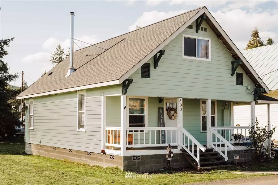 303 2nd ST, Pe Ell, WA 98572