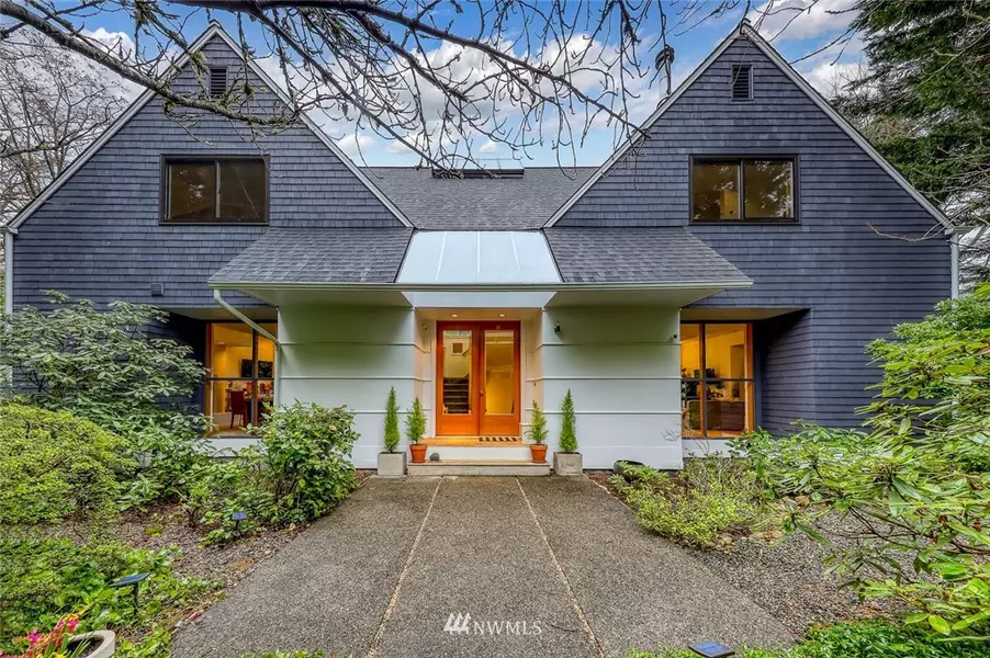 7780 Sportsman Club RD NE, Bainbridge Island, WA 98110