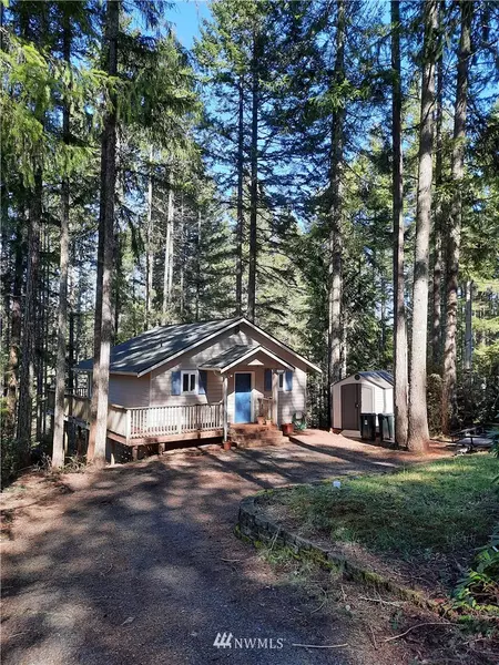 371 NE Collins Lake DR, Tahuya, WA 98588