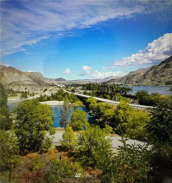 164 Walnut ST, Chelan Falls, WA 98817