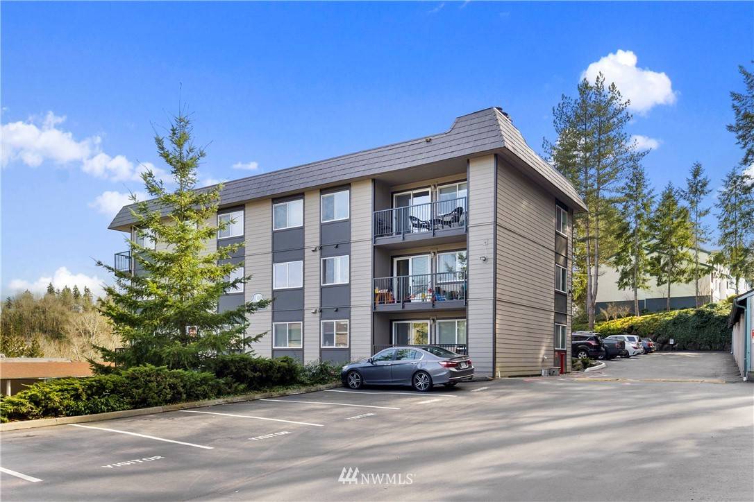 9515 NE 180th ST #C202, Bothell, WA 98011