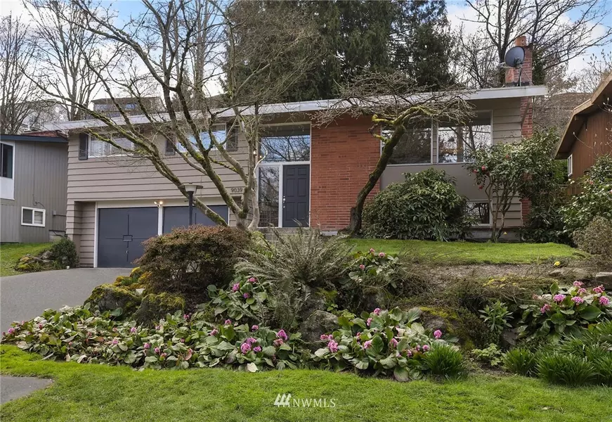 9039 Sand Point WAY NE, Seattle, WA 98115