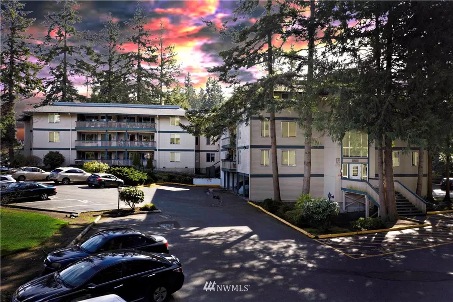 5620 200th ST SW #A303, Lynnwood, WA 98036