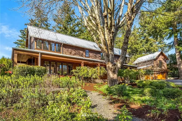 472 Winslow Way W, Bainbridge Island, WA 98110