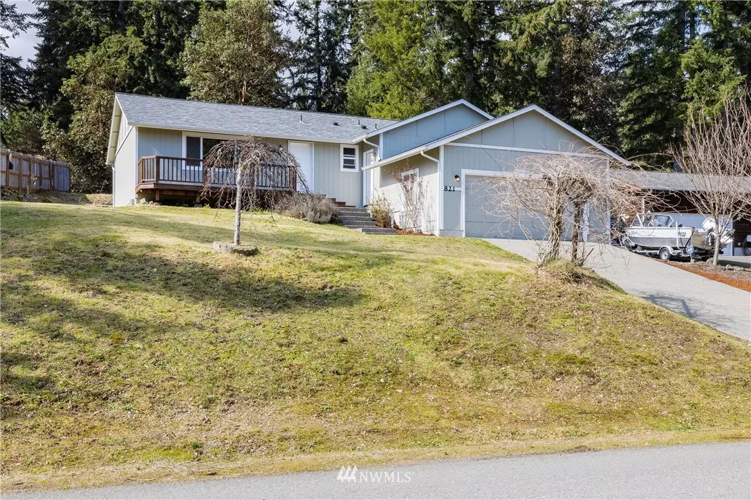 Belfair, WA 98528,821 NE Larson Lake RD