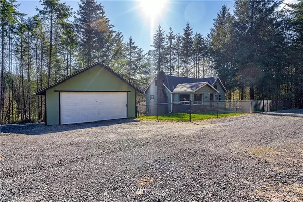 Winlock, WA 98596,505 Haywire RD