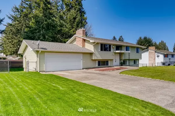 10214 109th AVE SW, Tacoma, WA 98498