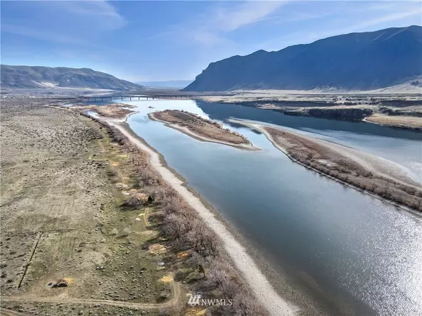 16004 S Highway 243S, Beverly, WA 99321