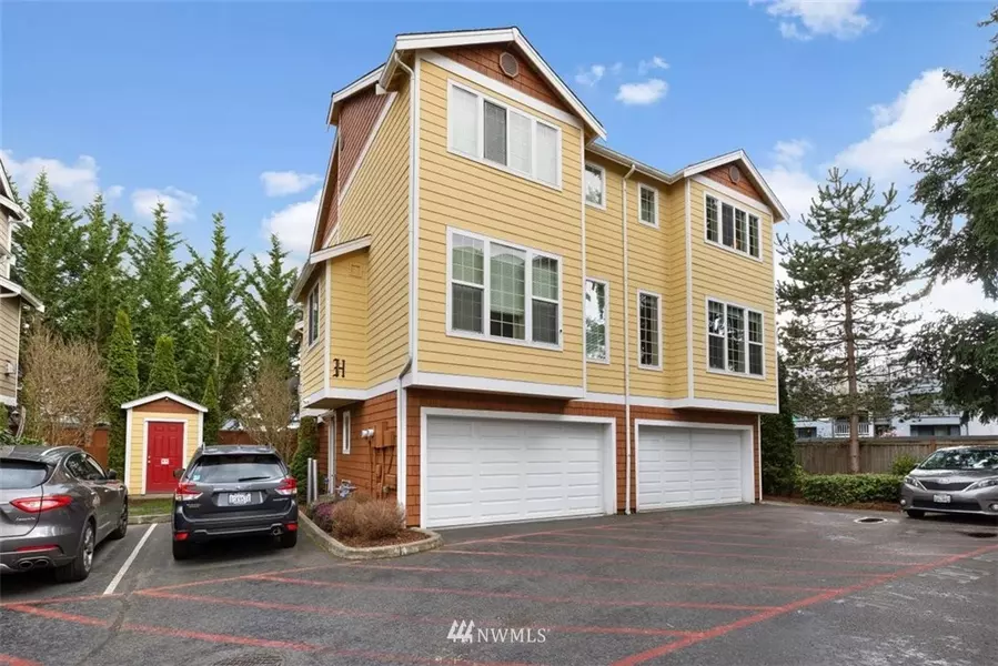 11023 SE 240th ST, Kent, WA 98031