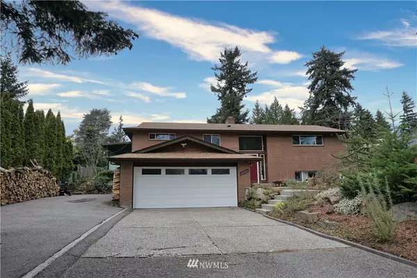 2022 NE 27th ST, Renton, WA 98056