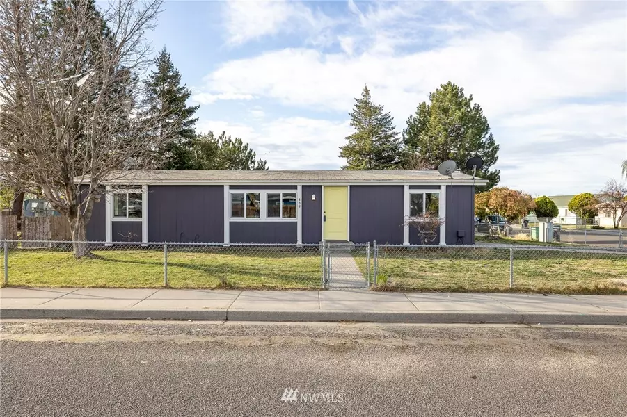 439 N Sycamore, Pasco, WA 99301