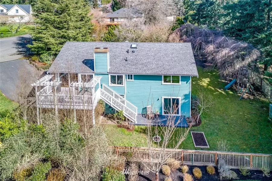 647 Horizon View PL NW, Bainbridge Island, WA 98110