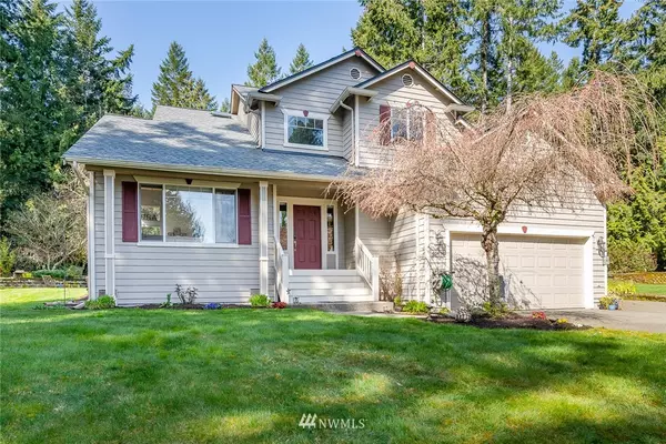 4049 NW Flintwood CT, Silverdale, WA 98383