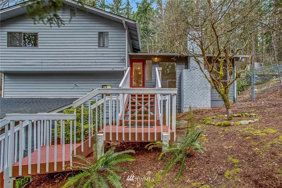 24312 SE Mirrormont BLVD, Issaquah, WA 98027