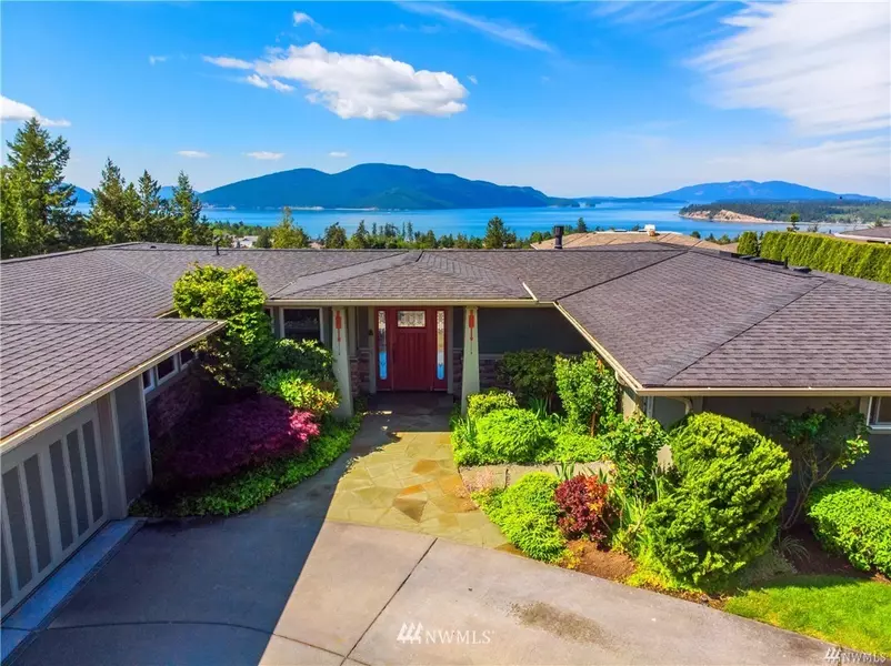 3813 W 11th ST, Anacortes, WA 98221