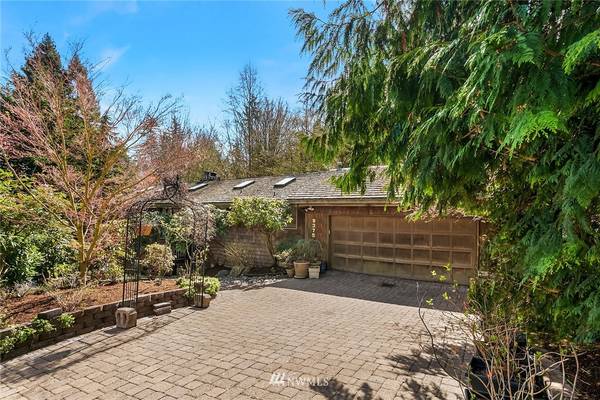 9375 SE 47th ST, Mercer Island, WA 98040