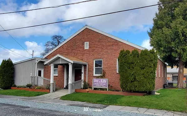 Puyallup, WA 98372,423 2nd AVE NE